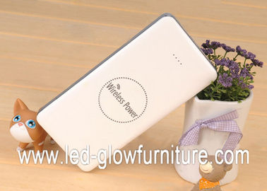 Universal 8000mAh Qi Dual usb portable power bank for all mobiles devices