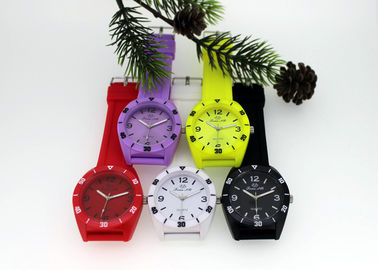39MM x 39 MM Teenage Japan Movement Quartz Watch With Silicone Strap