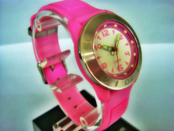 Stainless Steel Quartz Women Analog Watch / 100M Water Resistant Watches