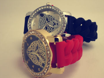 Leopard Crystal Silicone Wristband Watch Red / Black Non-corrosive